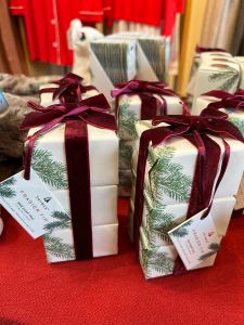 Thymes Frasier Fir Holiday Gift Bar Soaps