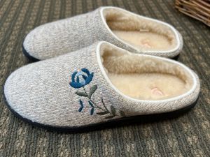 Flora Hoodback Slippers