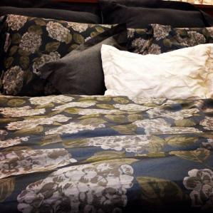 SDH Hydrangea Midnight Bedding Collection
